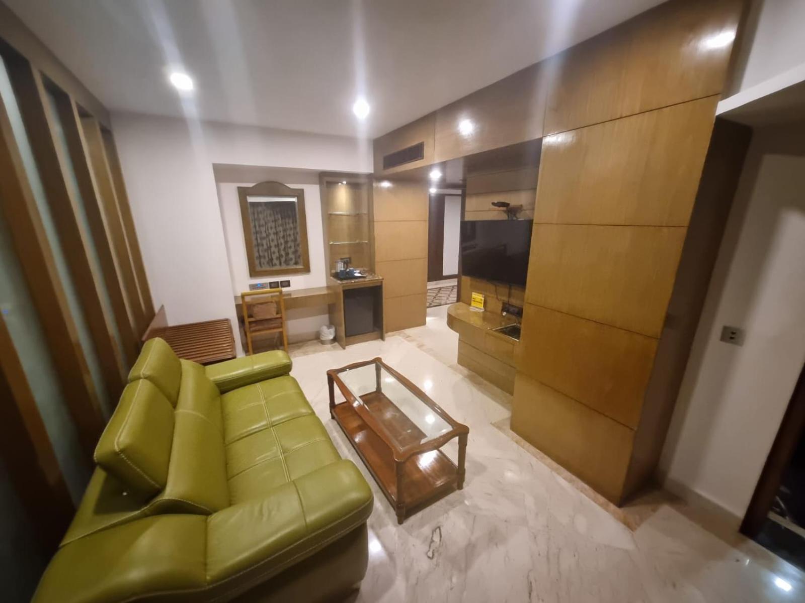 Hotel Benzz Park Τσενάι Εξωτερικό φωτογραφία