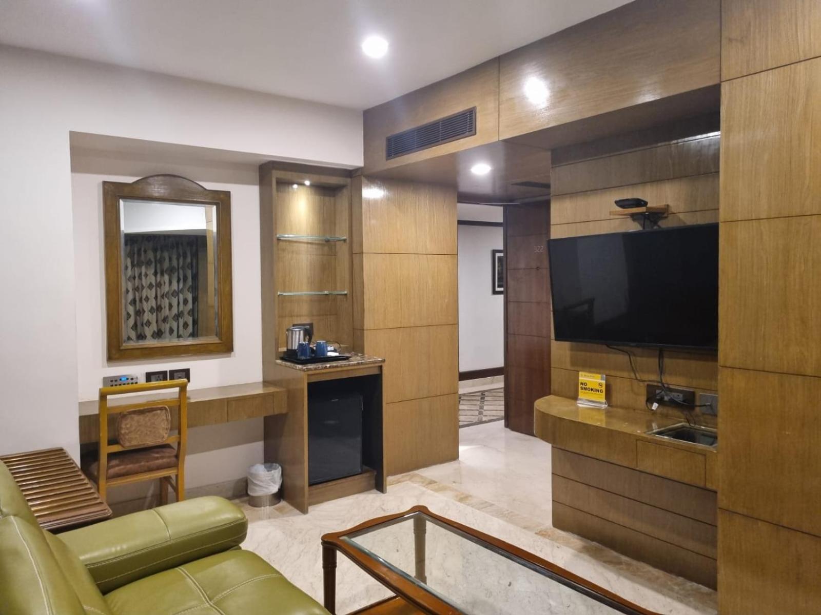 Hotel Benzz Park Τσενάι Εξωτερικό φωτογραφία