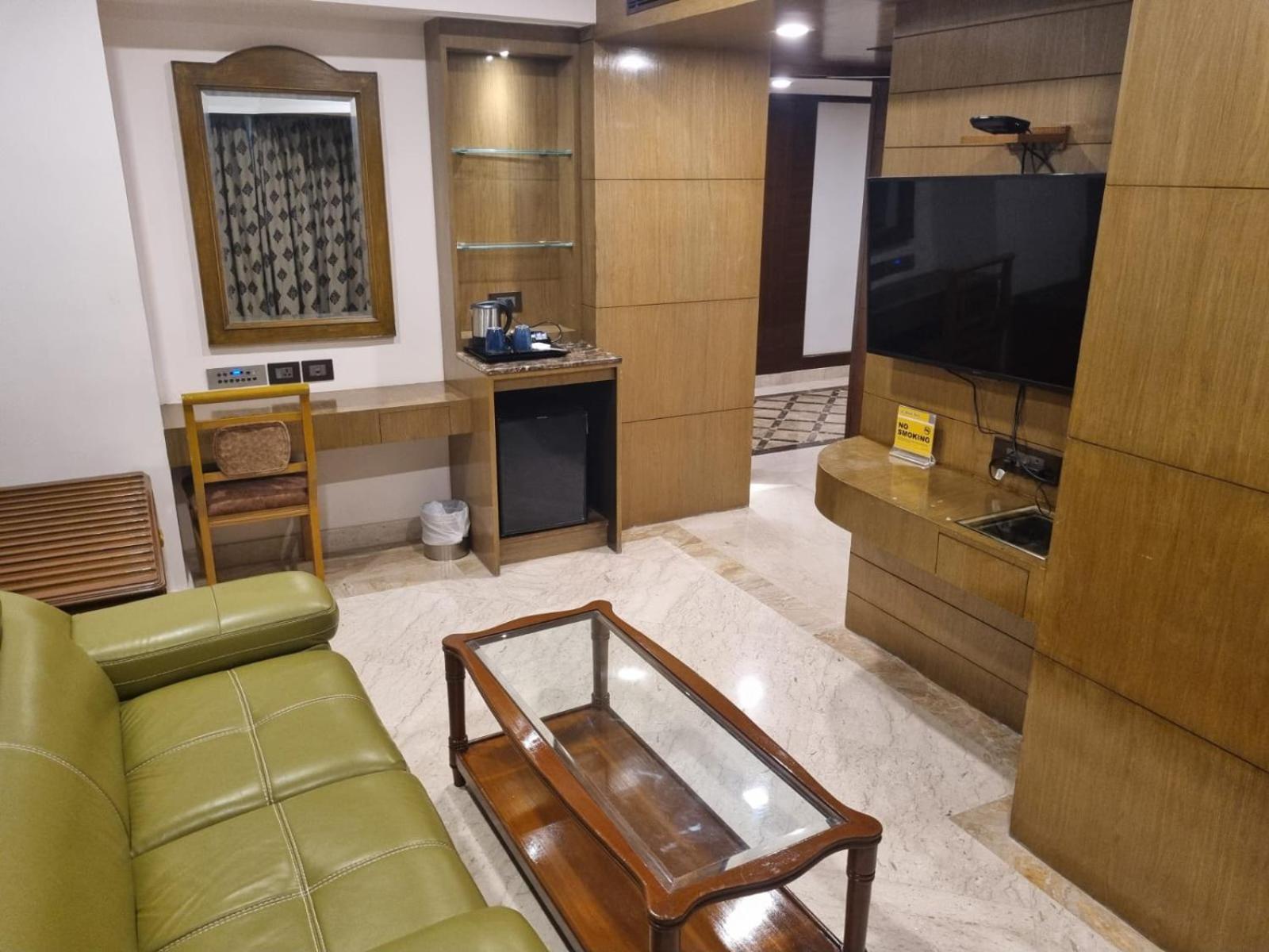 Hotel Benzz Park Τσενάι Εξωτερικό φωτογραφία