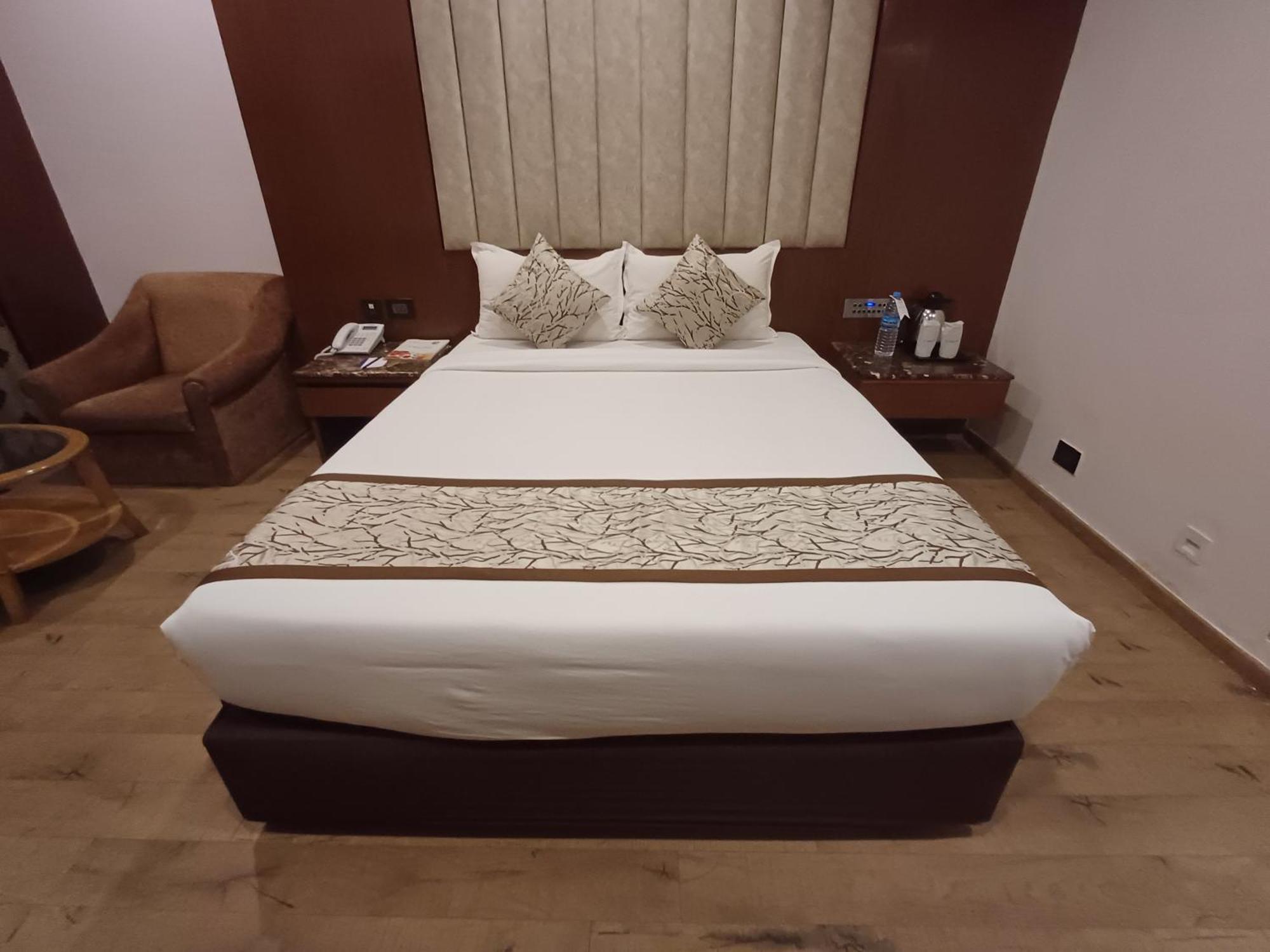 Hotel Benzz Park Τσενάι Εξωτερικό φωτογραφία