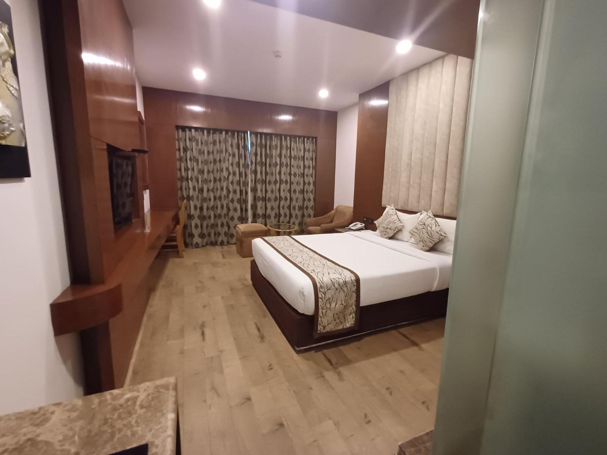 Hotel Benzz Park Τσενάι Εξωτερικό φωτογραφία