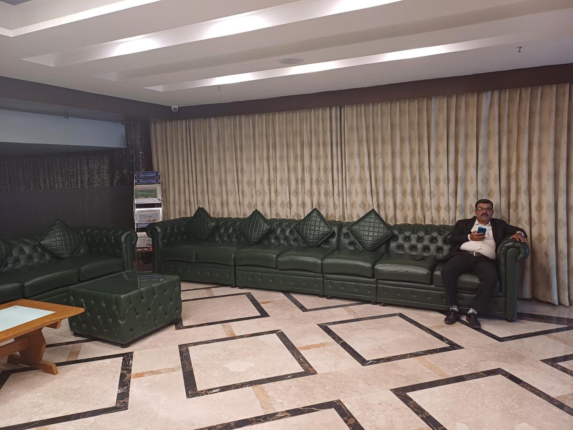 Hotel Benzz Park Τσενάι Εξωτερικό φωτογραφία