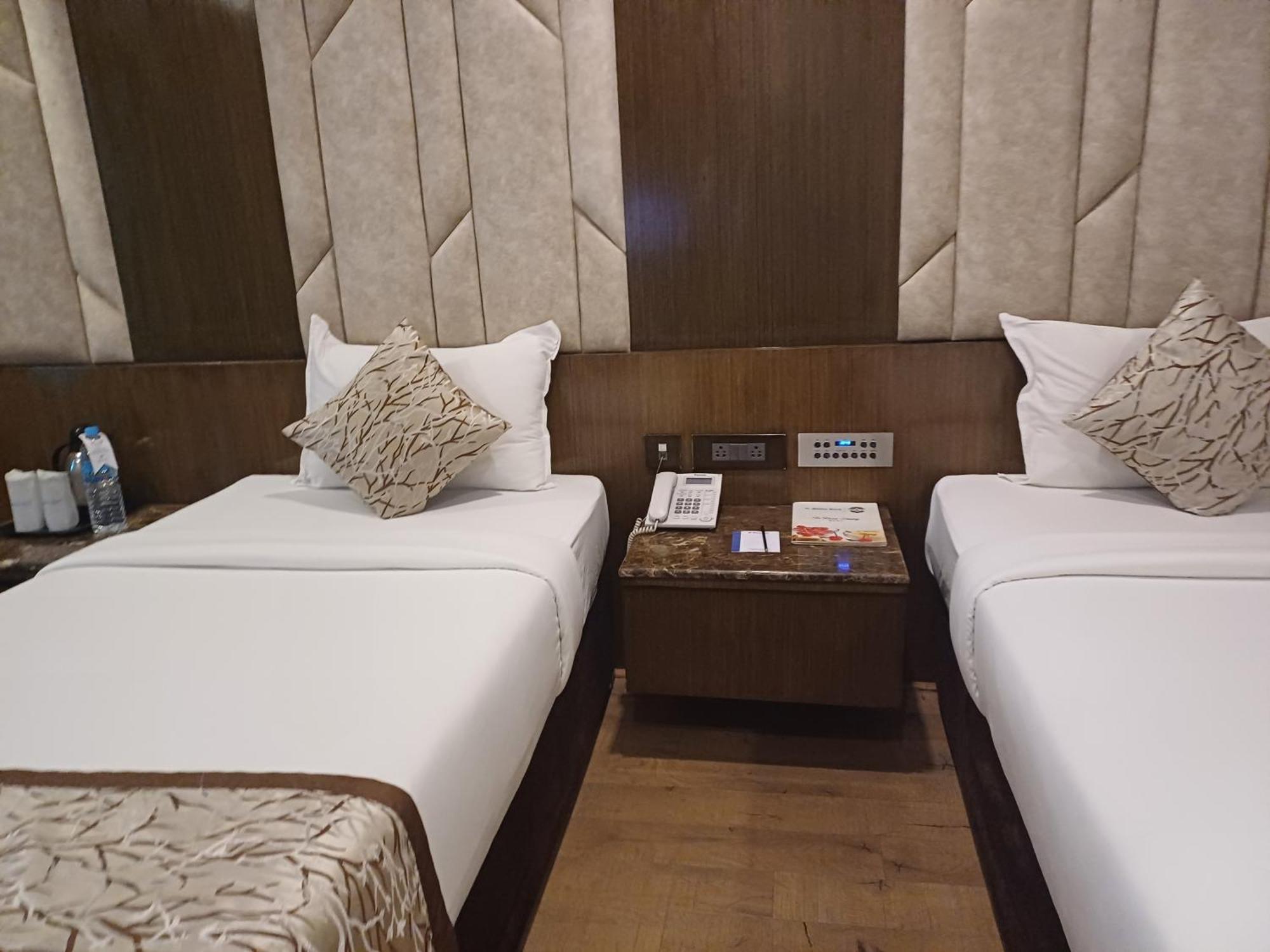 Hotel Benzz Park Τσενάι Εξωτερικό φωτογραφία