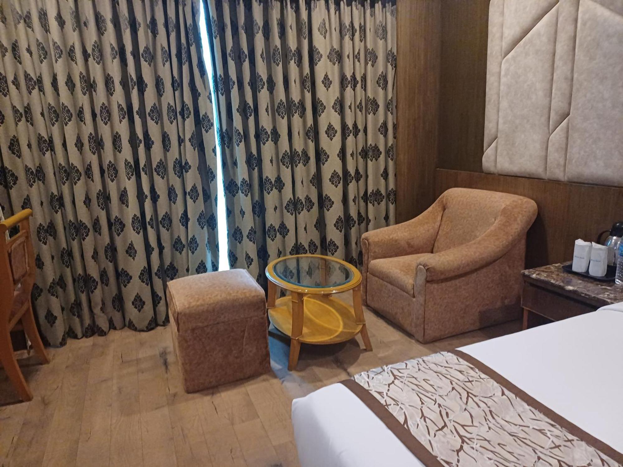 Hotel Benzz Park Τσενάι Εξωτερικό φωτογραφία