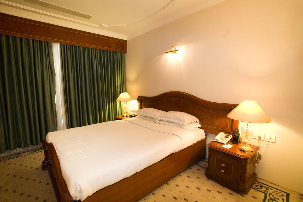 Hotel Benzz Park Τσενάι Δωμάτιο φωτογραφία